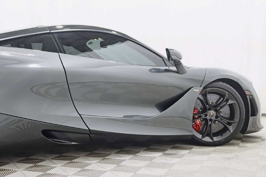 Used 2018 McLaren 720S Performance photo 19
