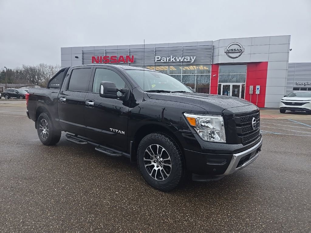 Used 2021 Nissan Titan SV w/ SV Convenience Package