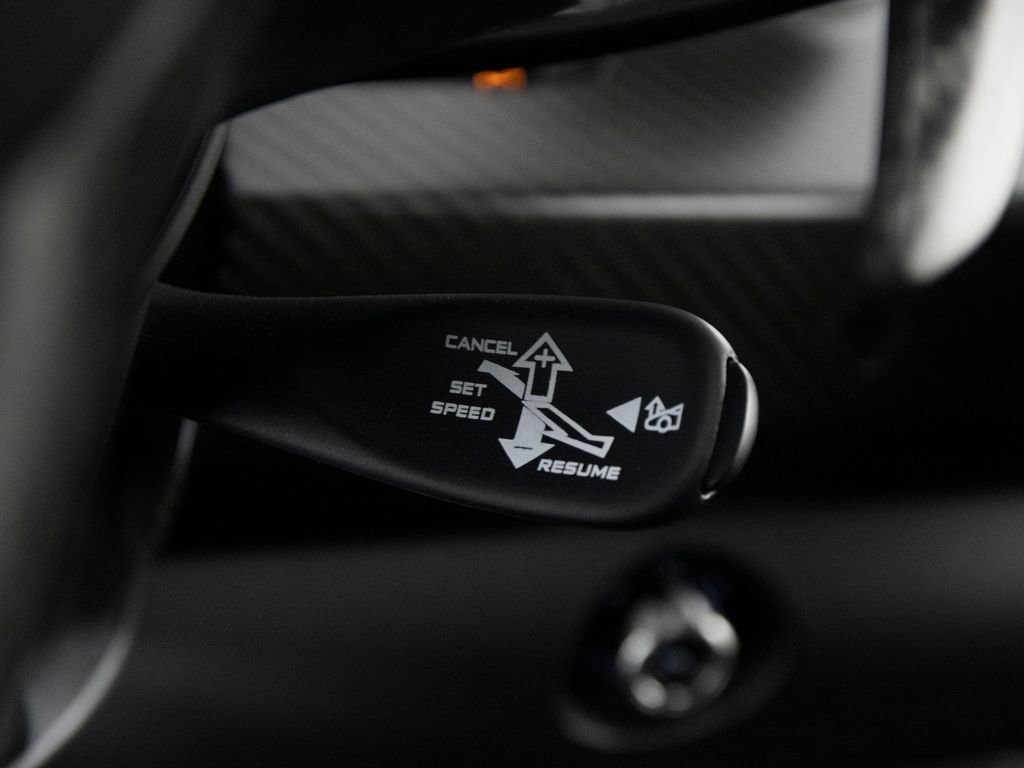 Used 2019 McLaren Senna photo 32