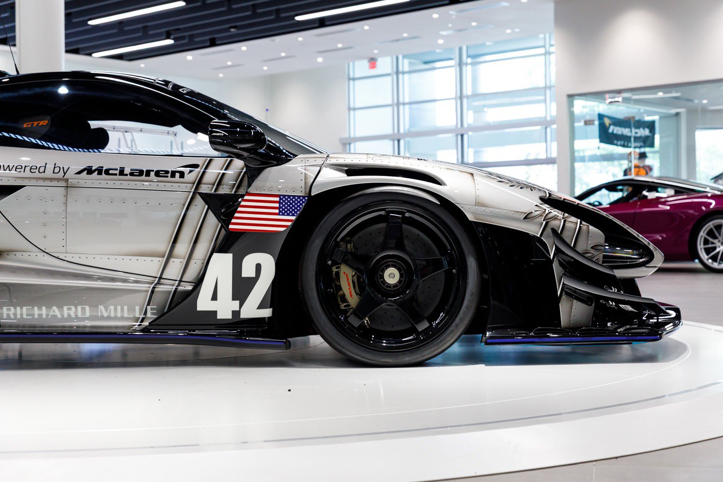 Used 2020 McLaren Senna photo 30