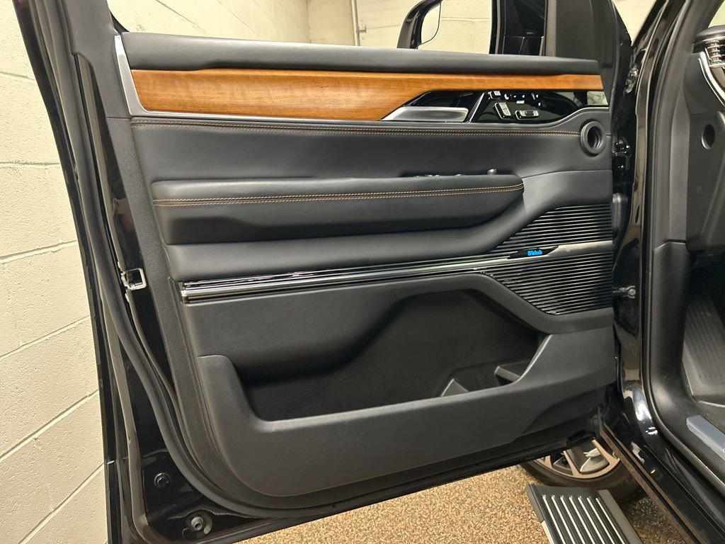 2025 Jeep Grand Wagoneer Series III