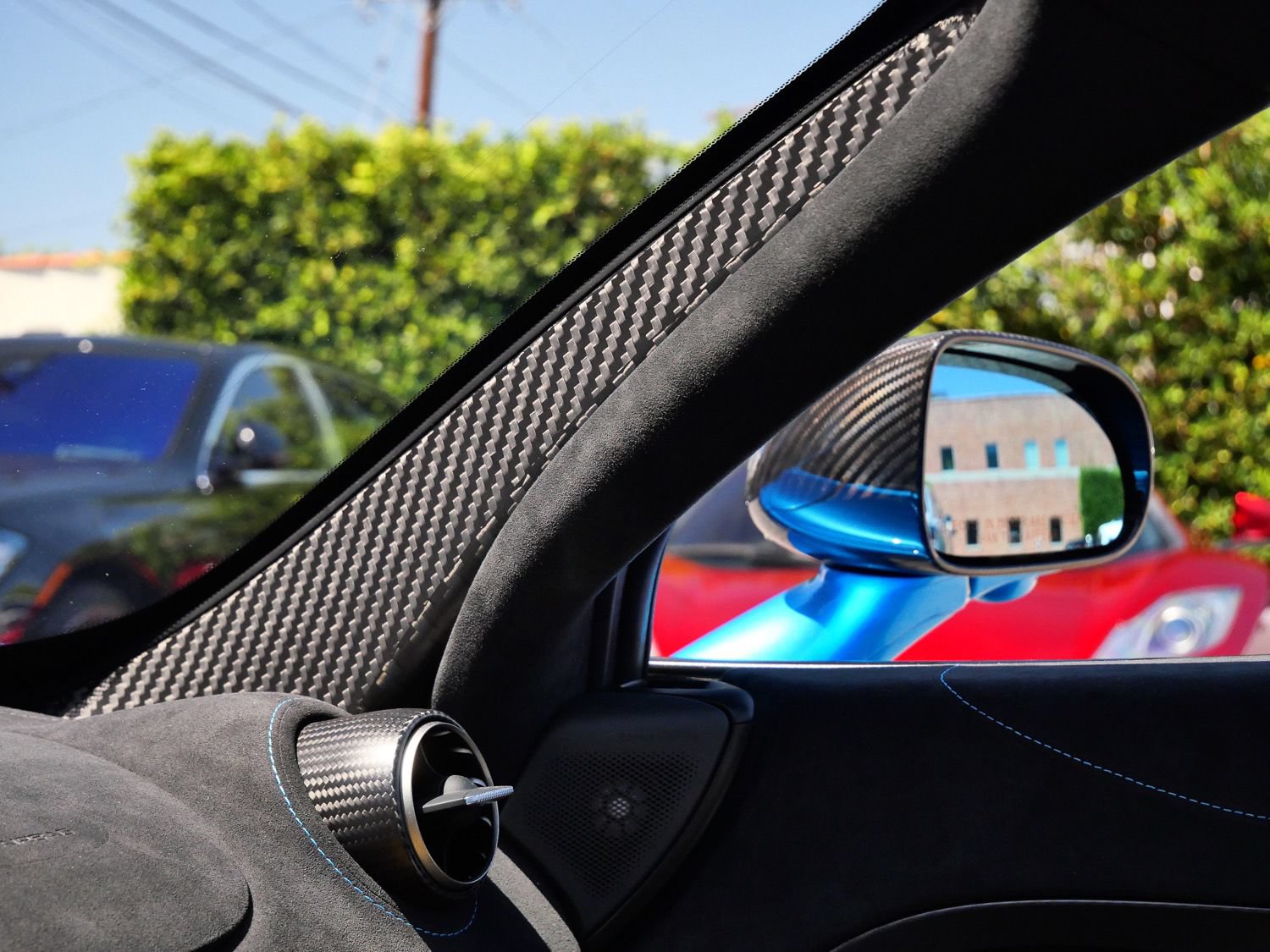 Used 2022 McLaren 765LT photo 25