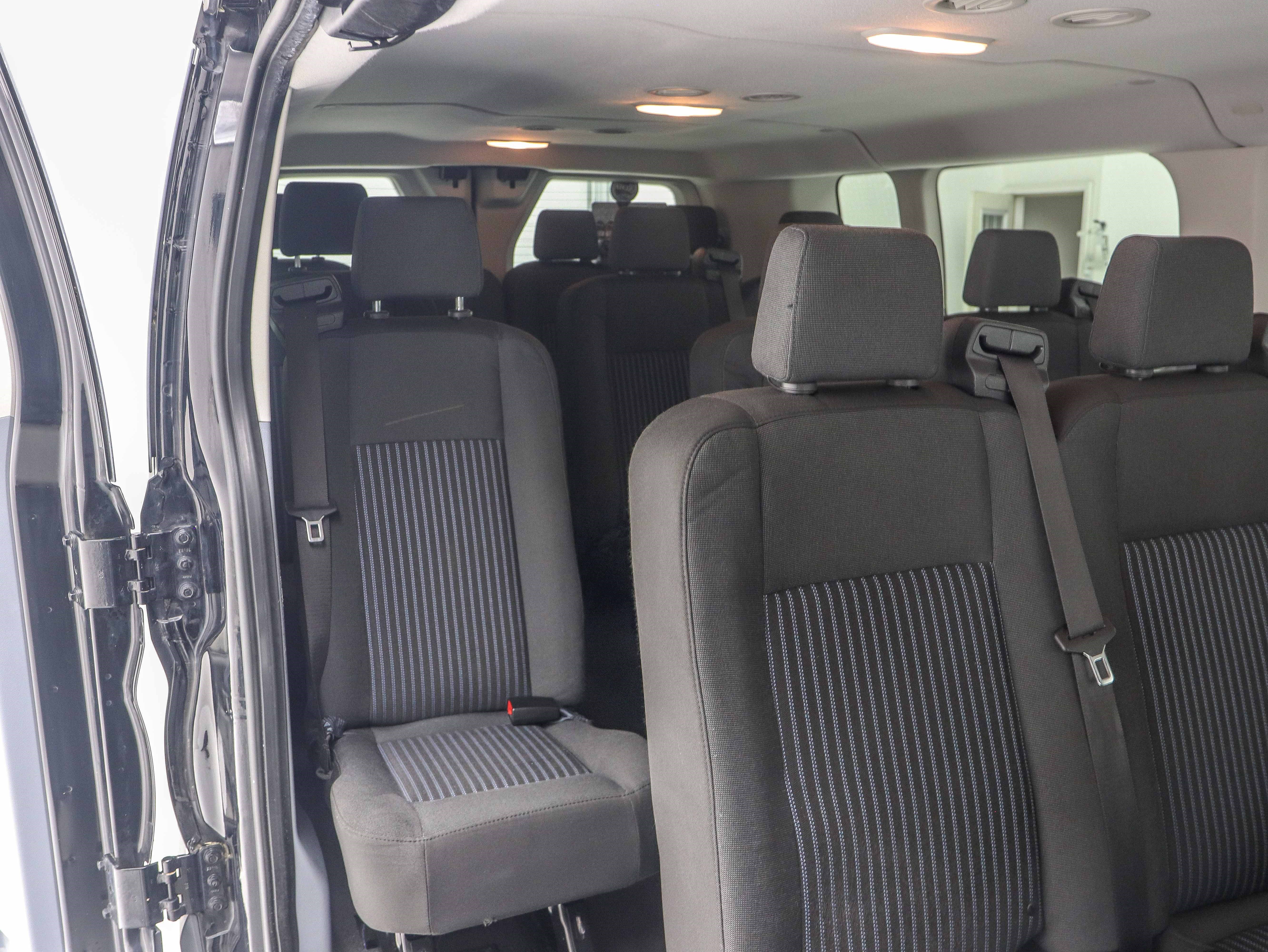 2018 Ford Transit Wagon XL - Photo 14