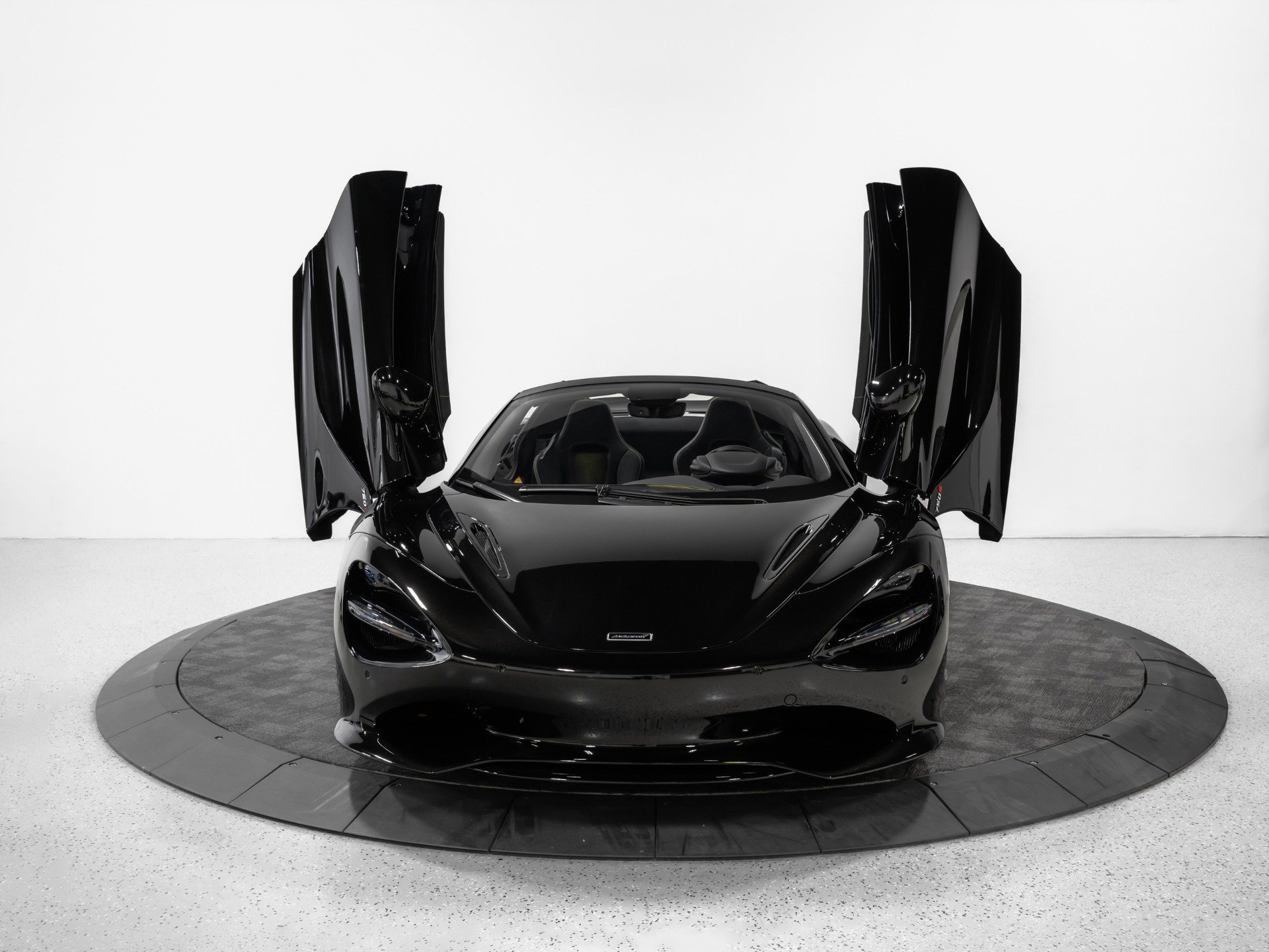 Used 2025 McLaren 750S Spider photo 18