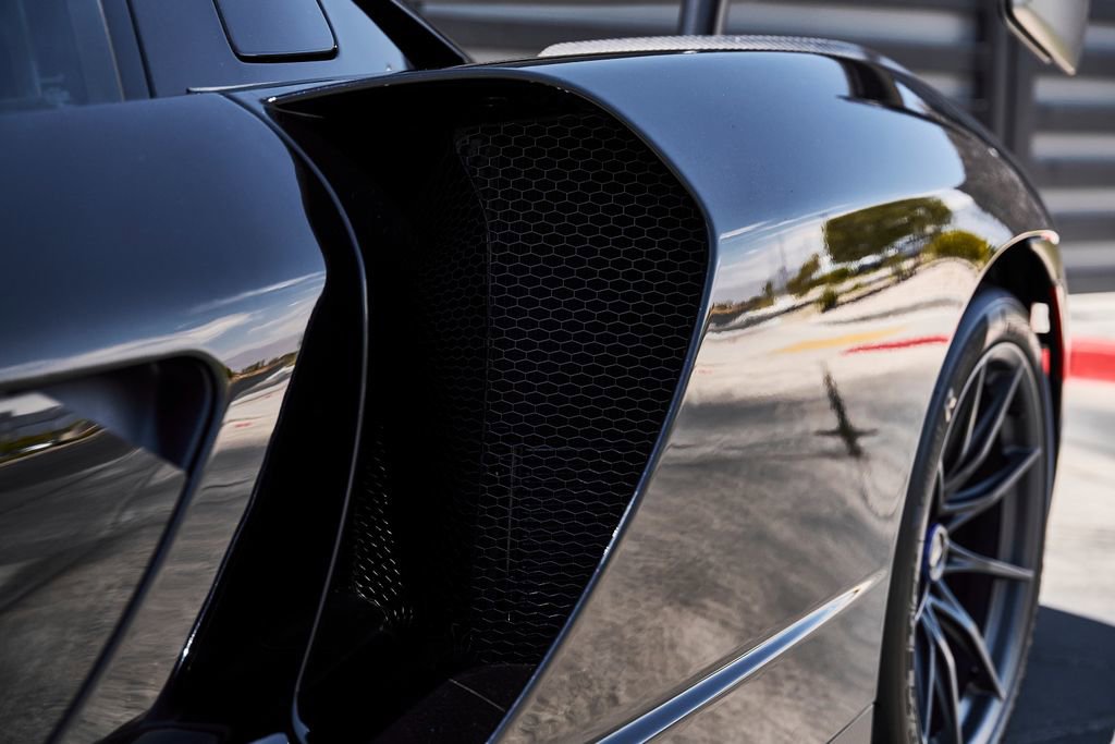 Used 2019 McLaren Senna photo 14