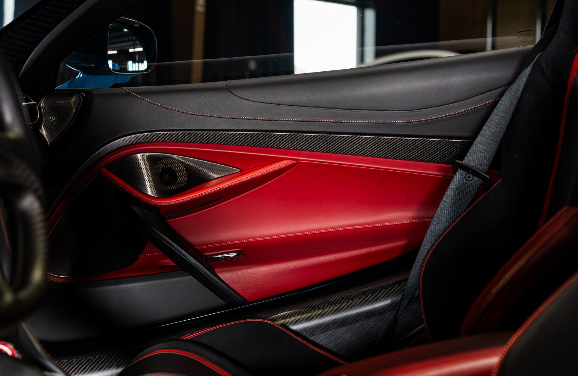 Used 2018 McLaren 720S Performance photo 45