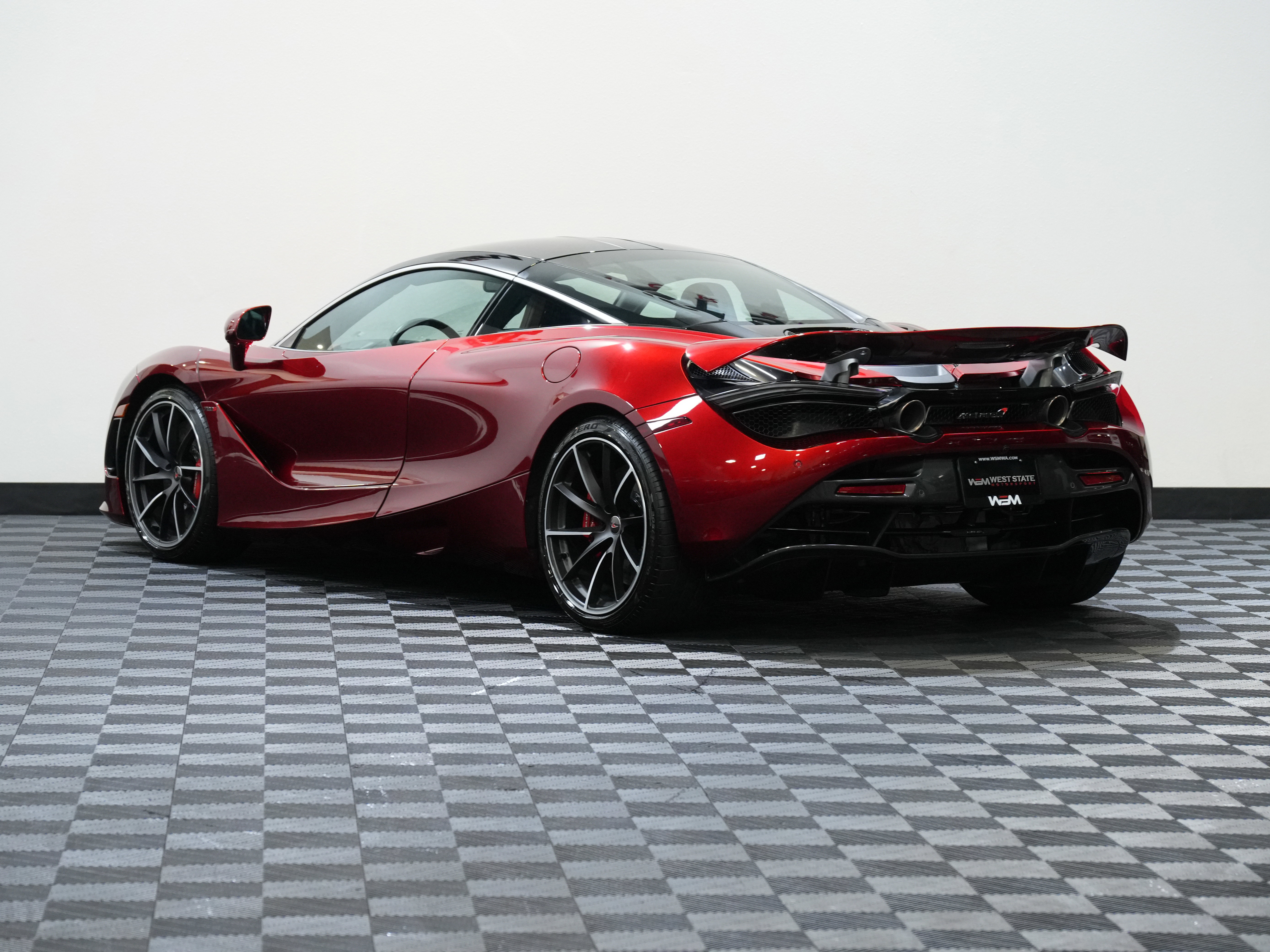 Used 2018 McLaren 720S photo 8