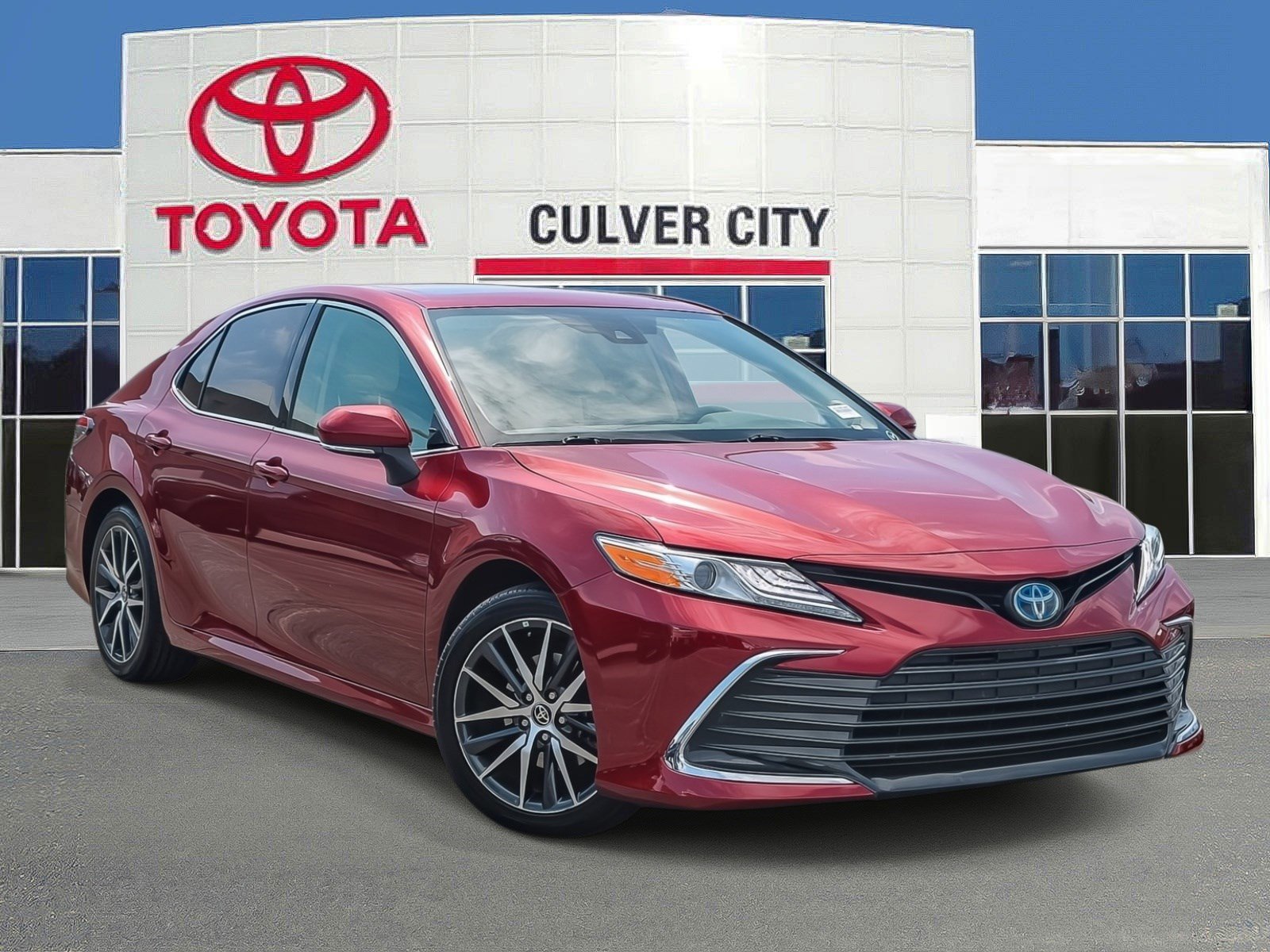 Used 2022 Toyota Camry XLE w/ Navigation Upgrade Package