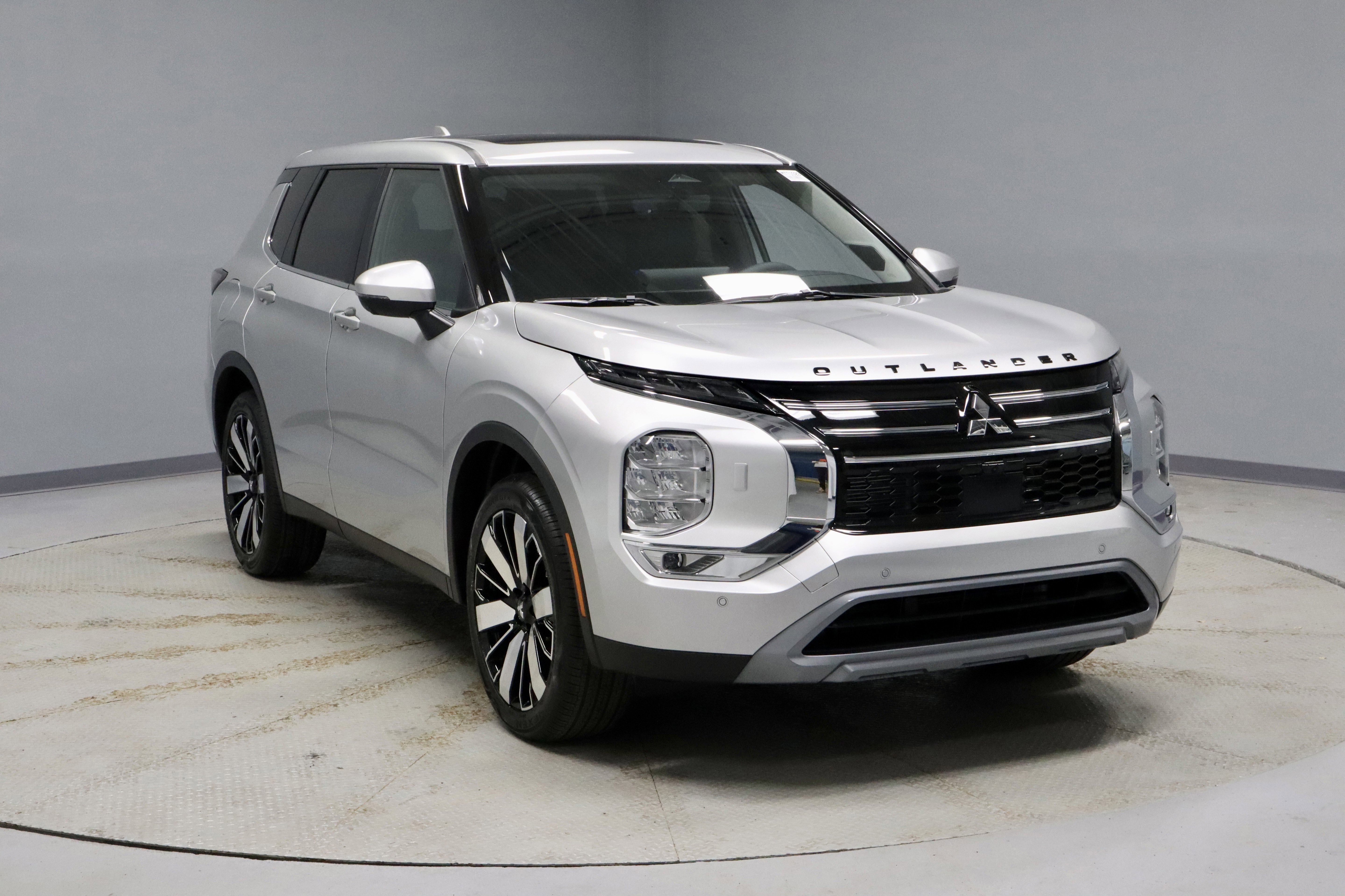New 2026 Mitsubishi Outlander SE