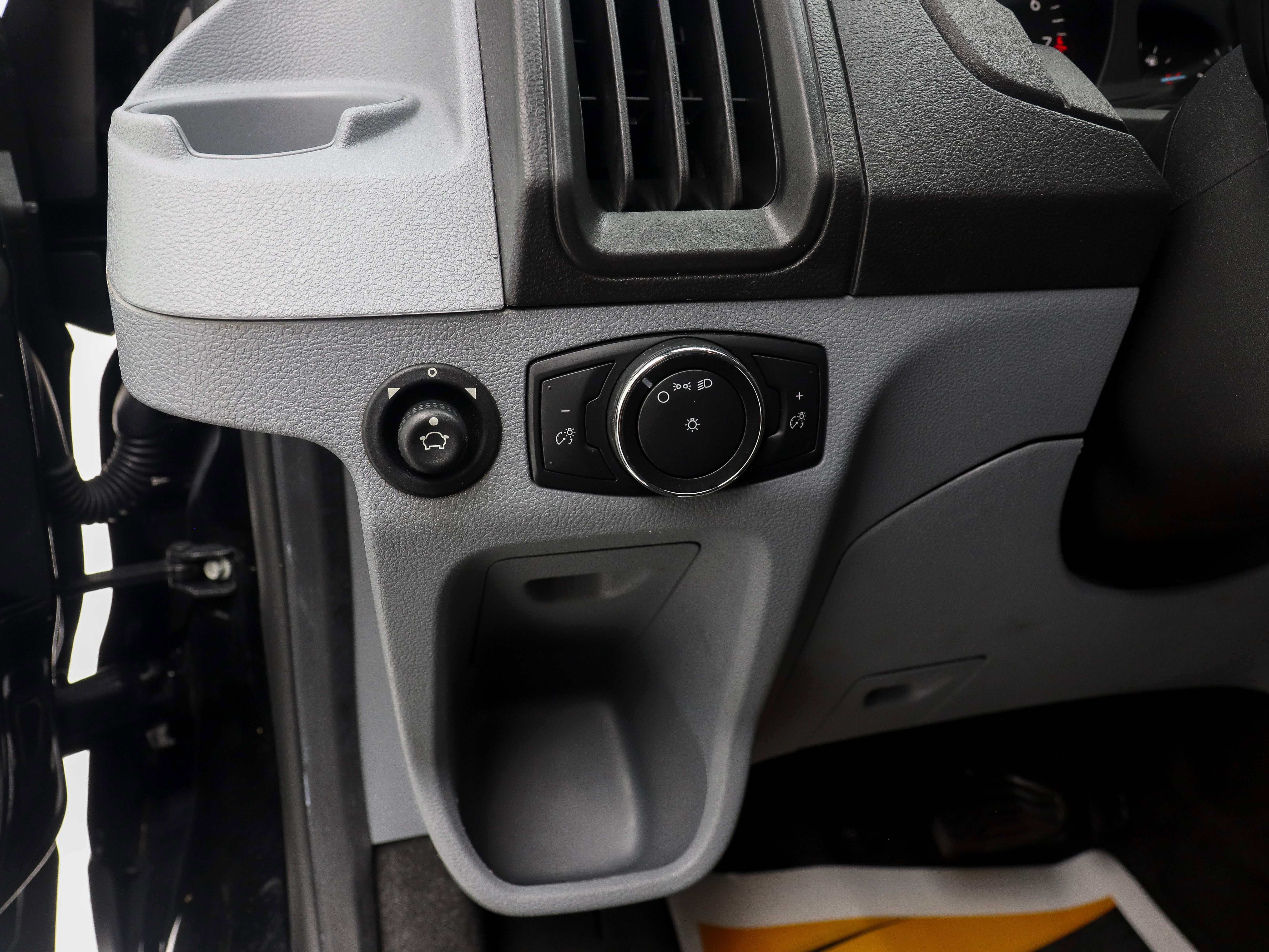 2018 Ford Transit Wagon XL - Photo 23