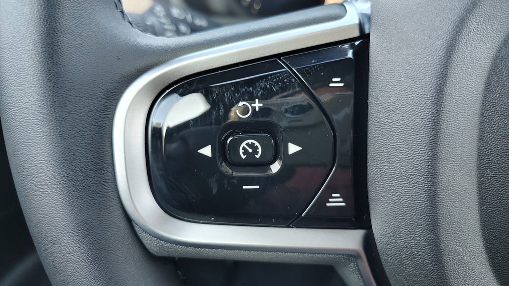 2026 Volvo Xc90 B6 Plus