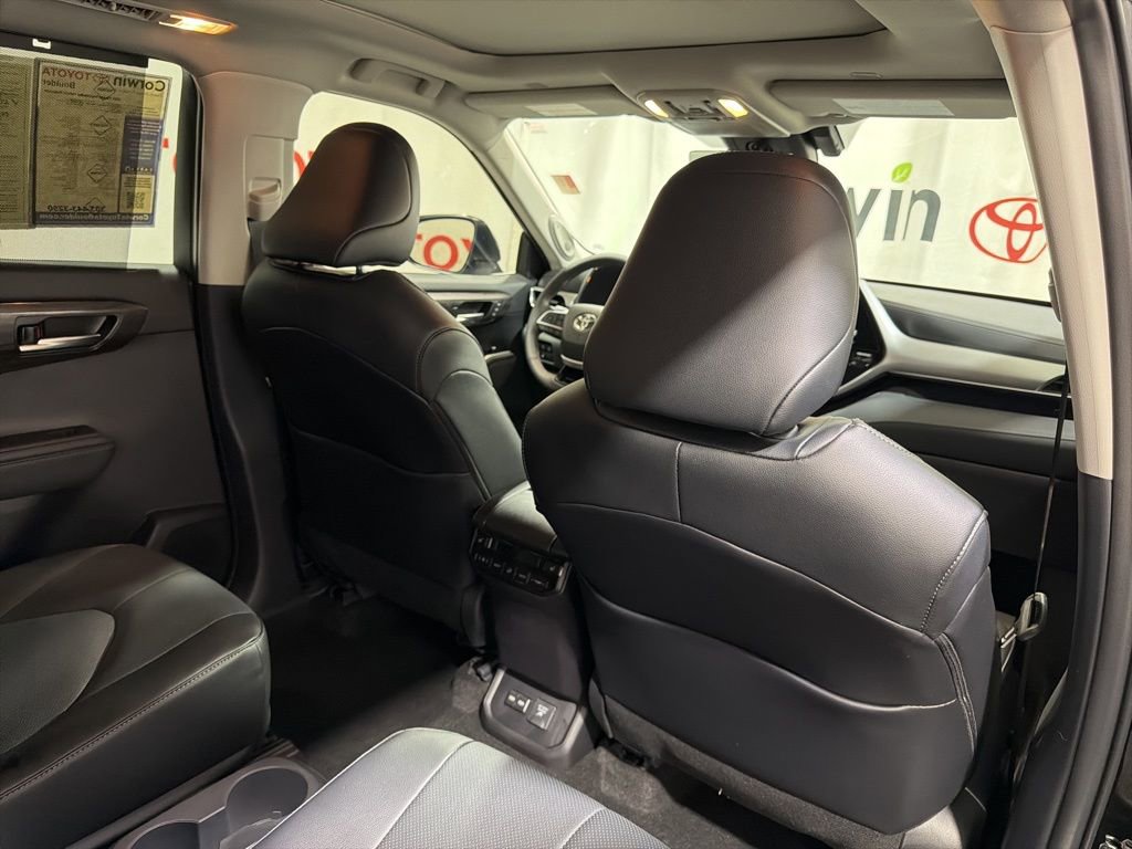 2026 Toyota Highlander Platinum