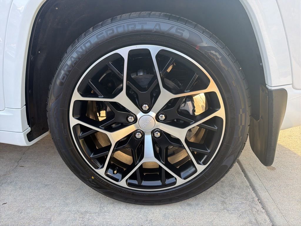 2022 Jeep Grand Cherokee Summit