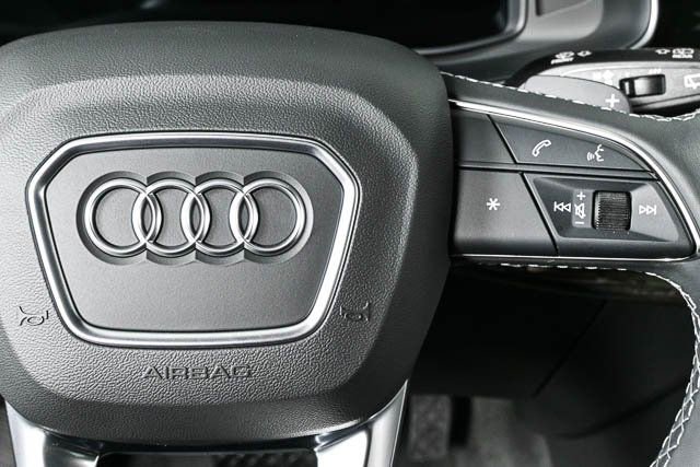 2025 Audi Q8 Premium