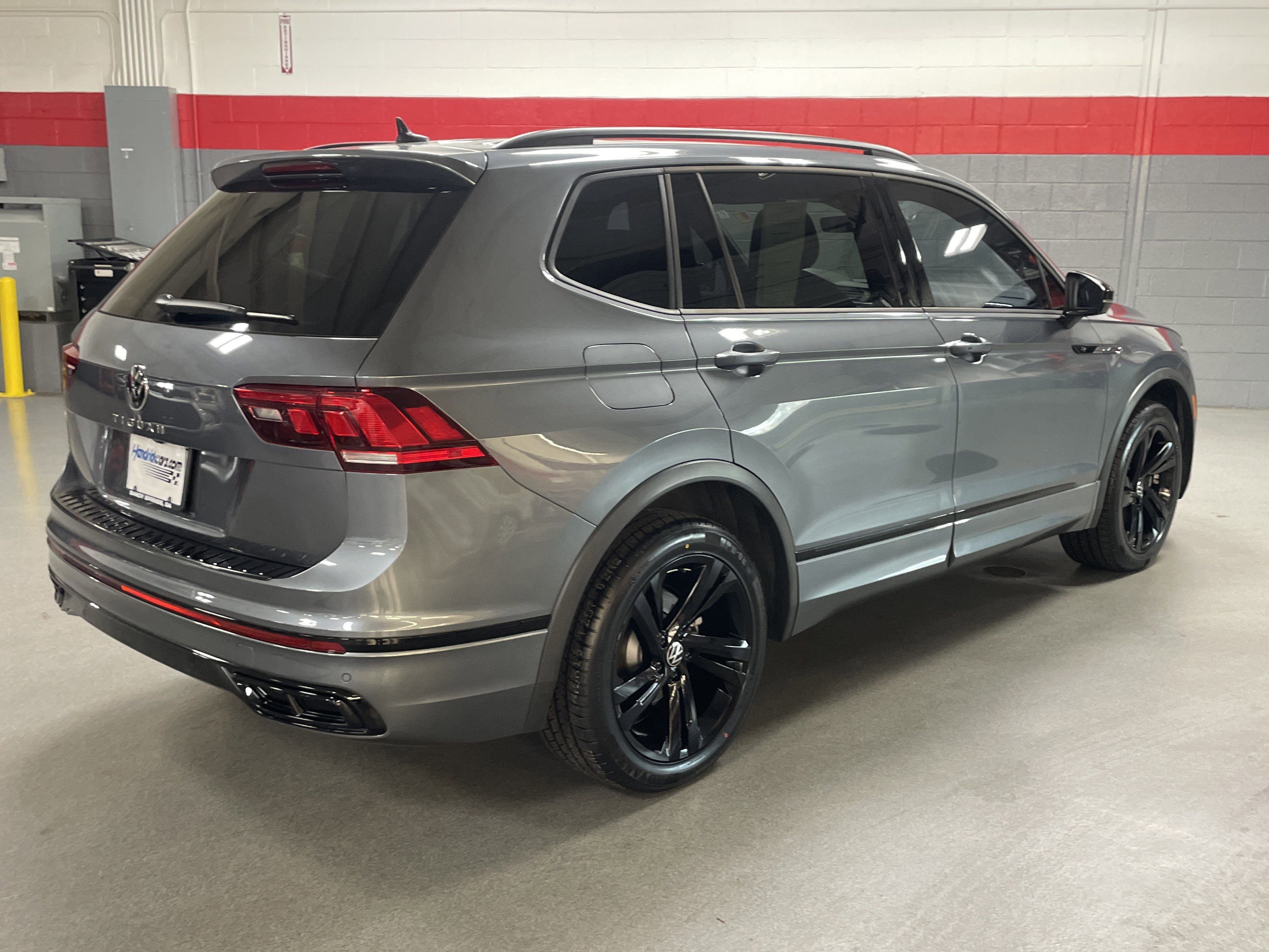 2023 Volkswagen Tiguan SE R-Line