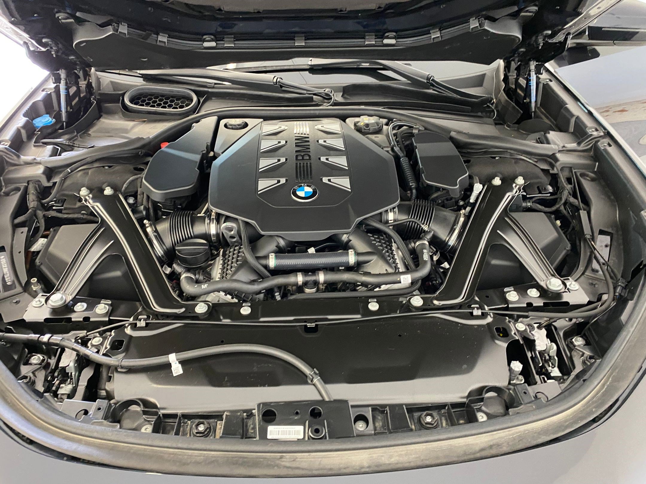 2025 BMW 760i xDrive