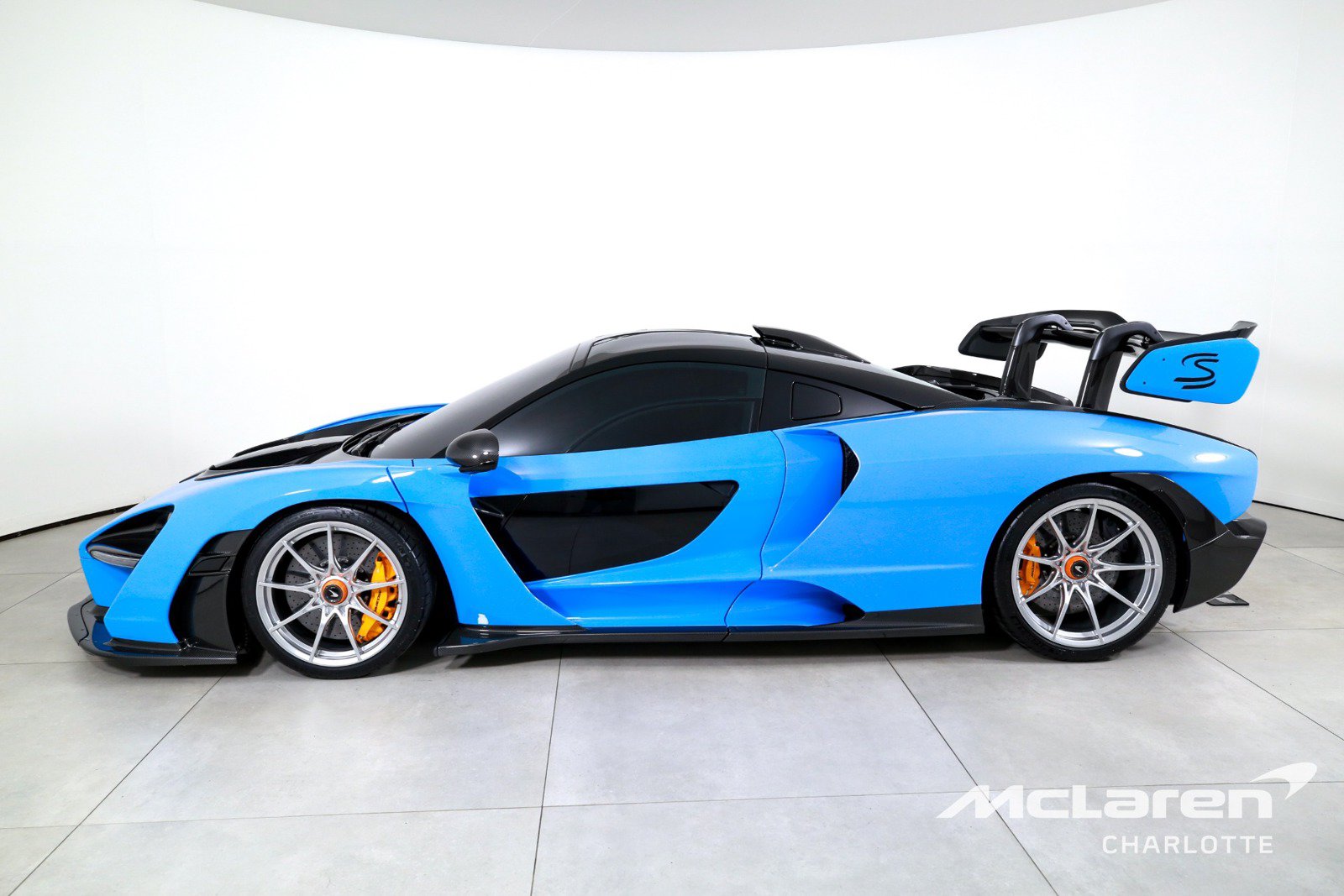 Used 2019 McLaren Senna photo 6