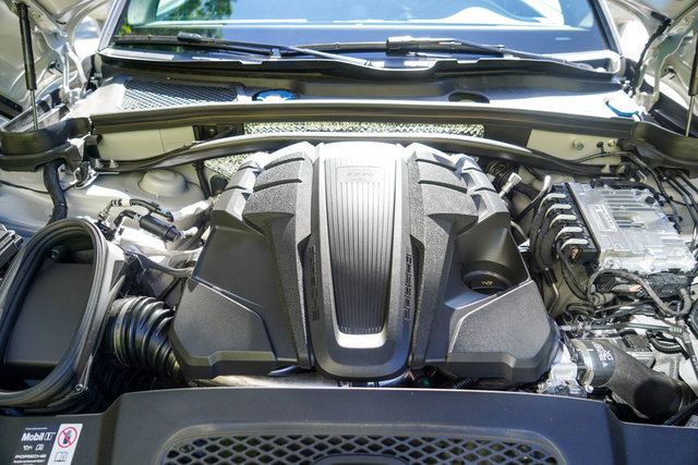 2025 Porsche Macan GTS