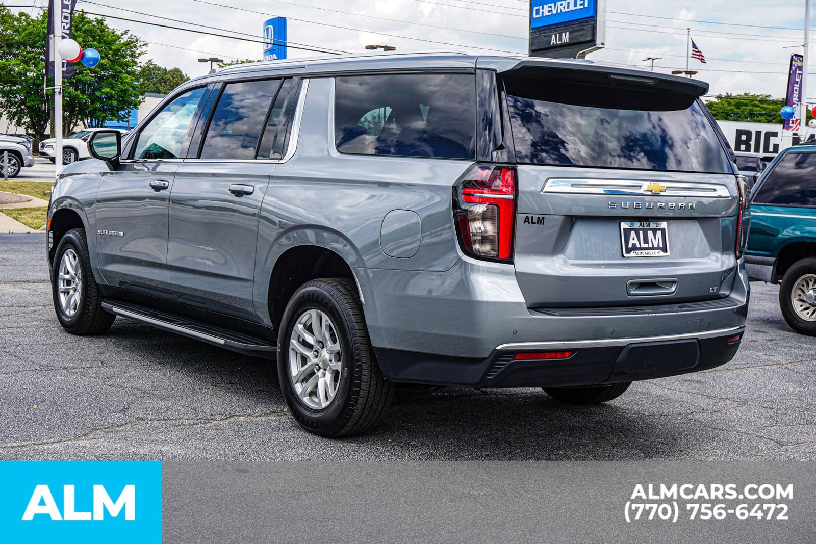 2024 Chevrolet Suburban LT