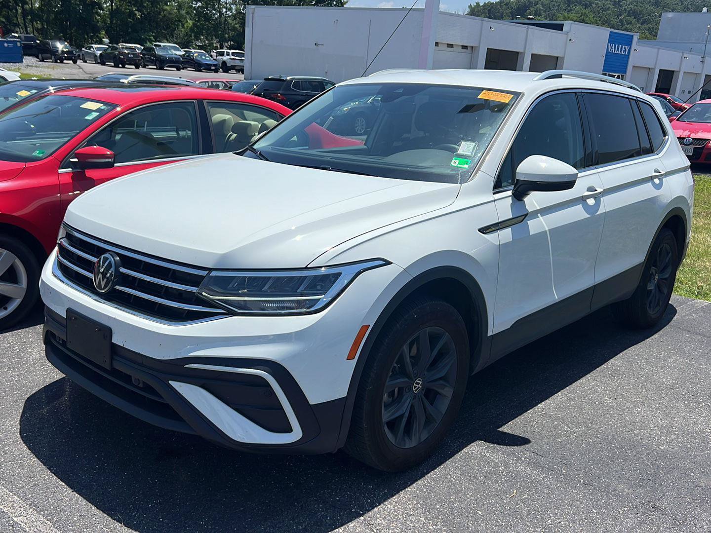 Used 2024 Volkswagen Tiguan SE