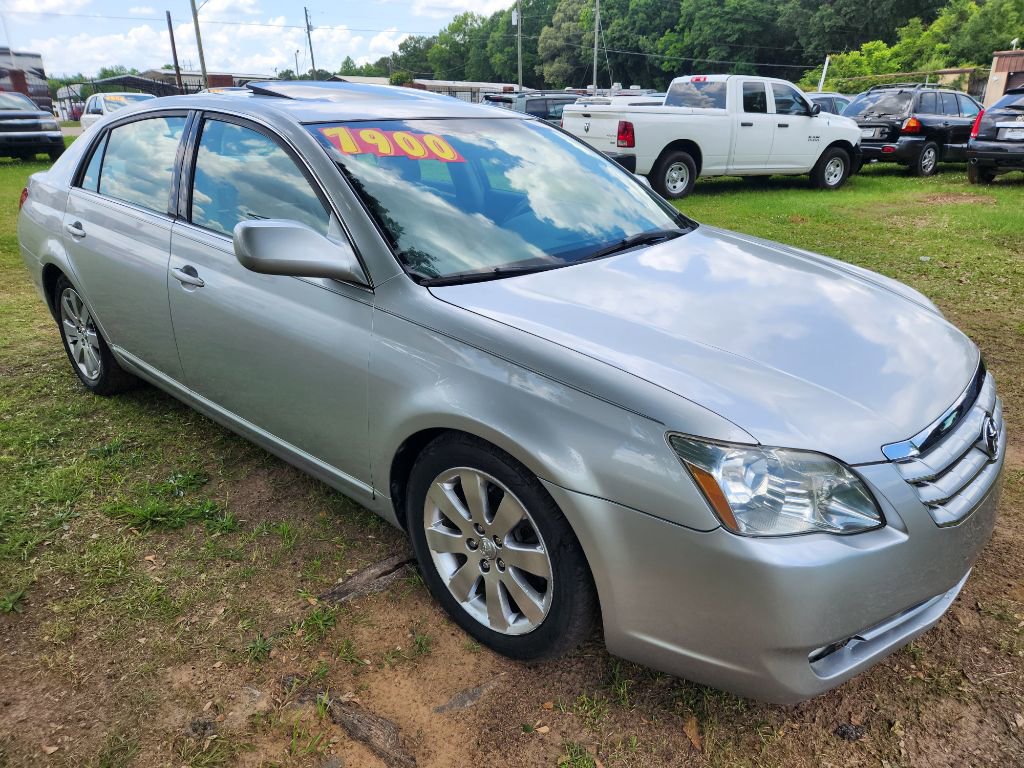 2005 Toyota Avalon Limited's photo