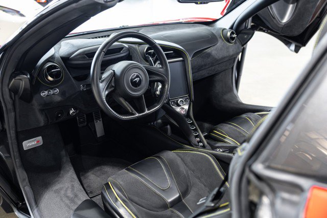 Used 2022 McLaren 720S Performance photo 31