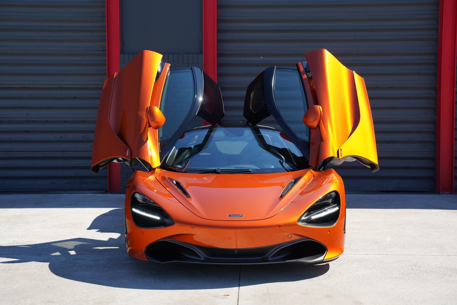 Used 2018 McLaren 720S Luxury photo 17