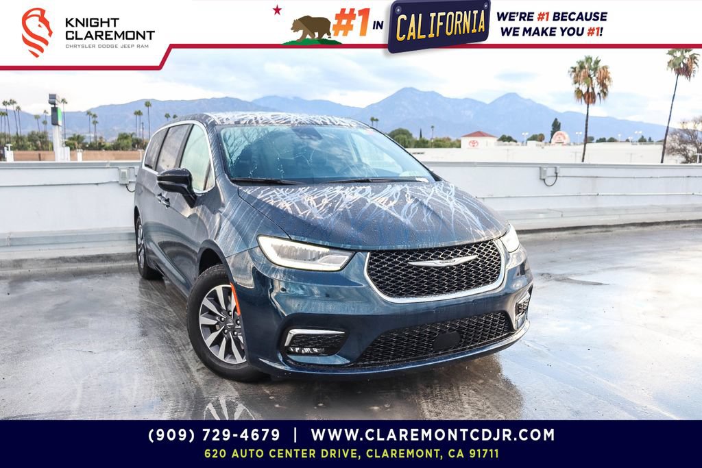Used 2024 Chrysler Pacifica Limited