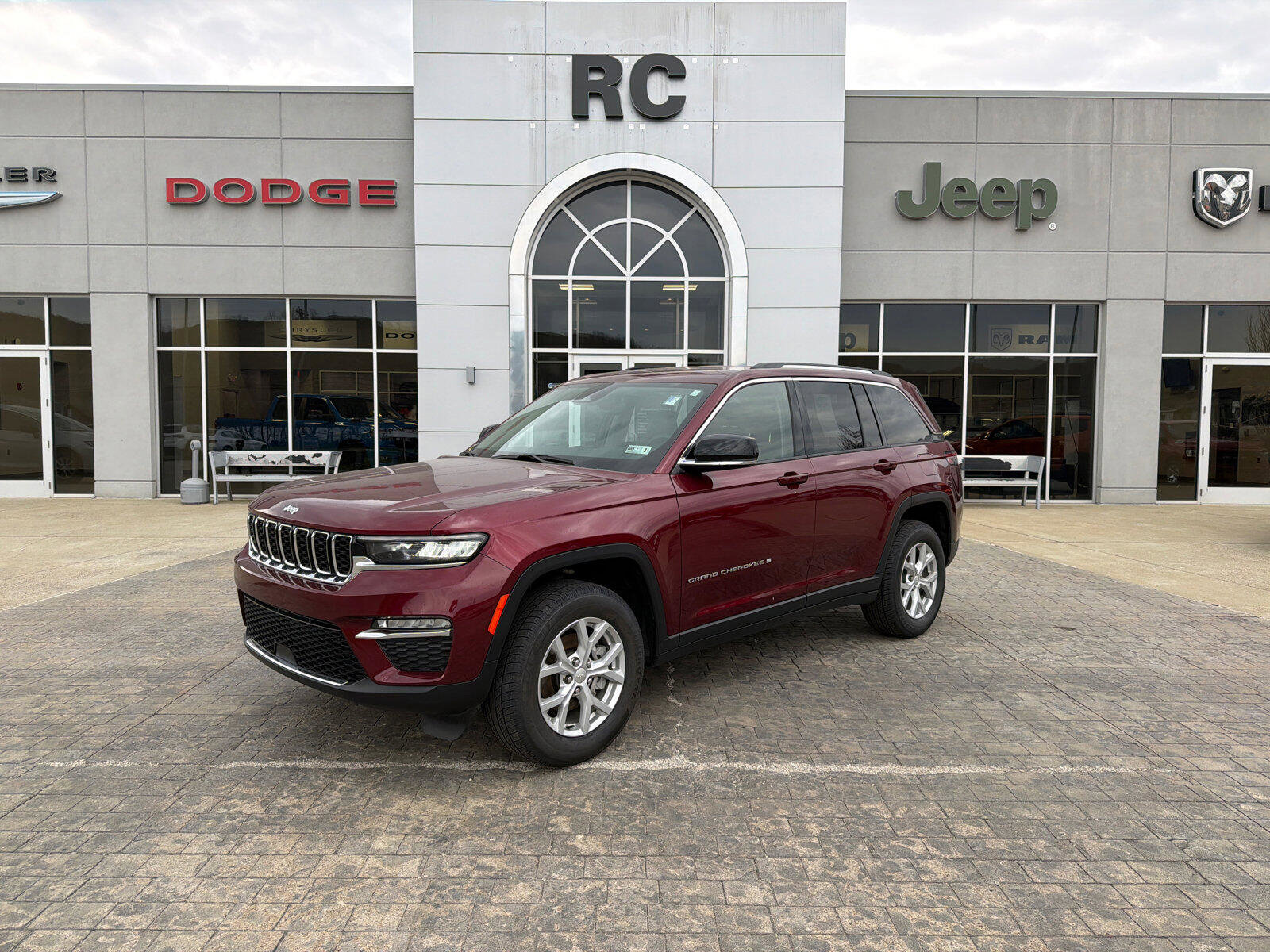 Used 2023 Jeep Grand Cherokee Limited