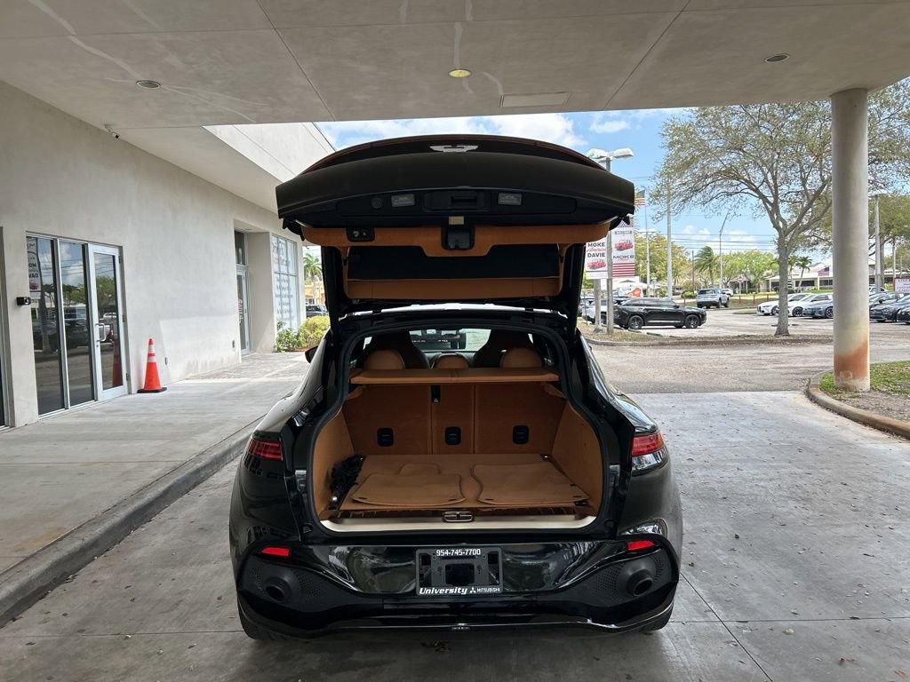 2023 Aston Martin DBX