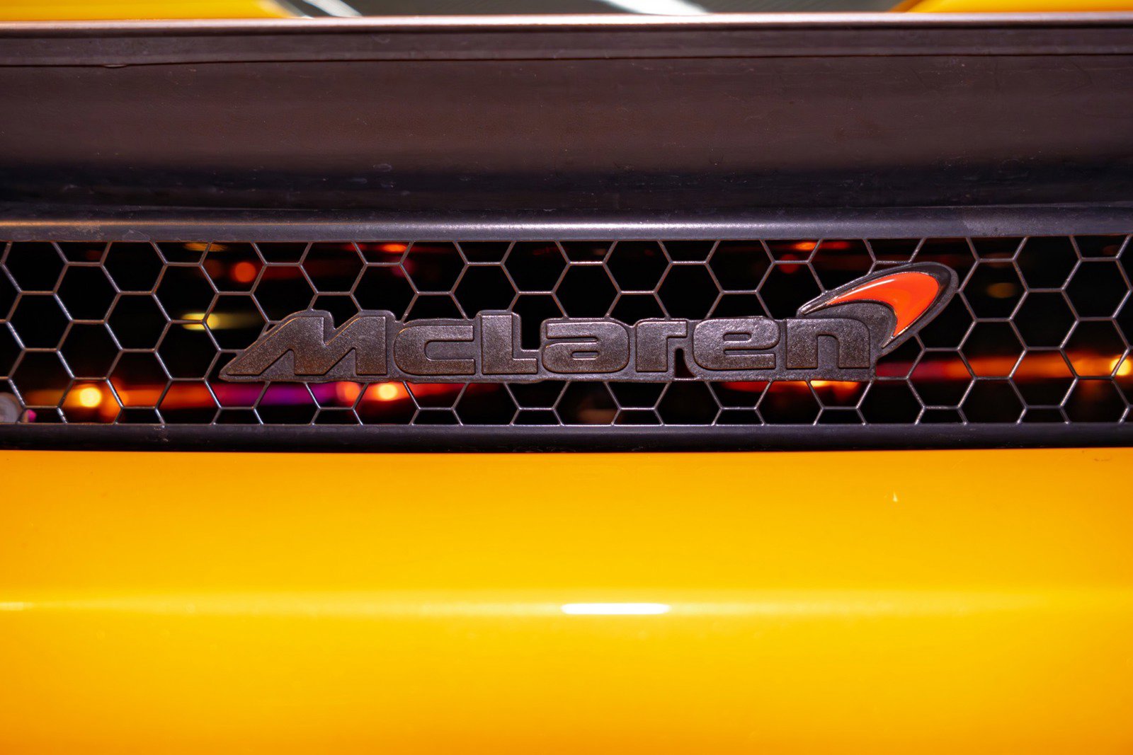 Used 2018 McLaren 720S Performance photo 24