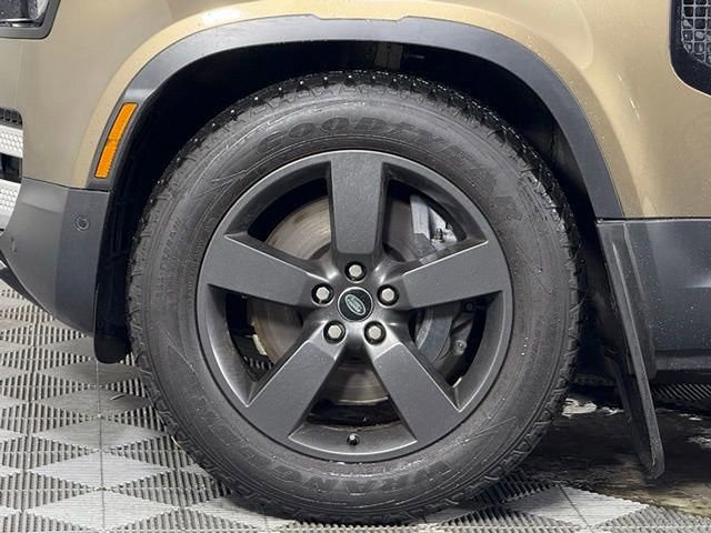 2024 Land Rover Defender 110 SE