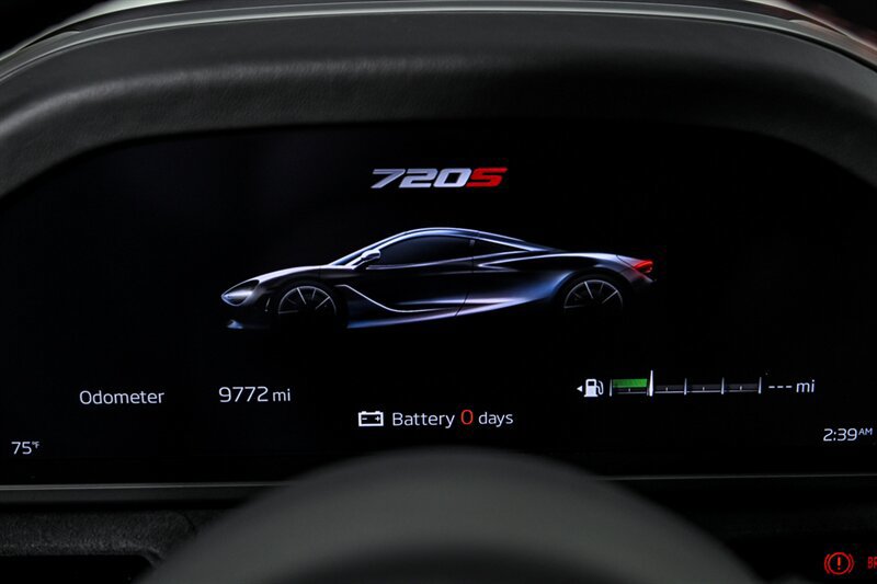 Used 2018 McLaren 720S Performance photo 24
