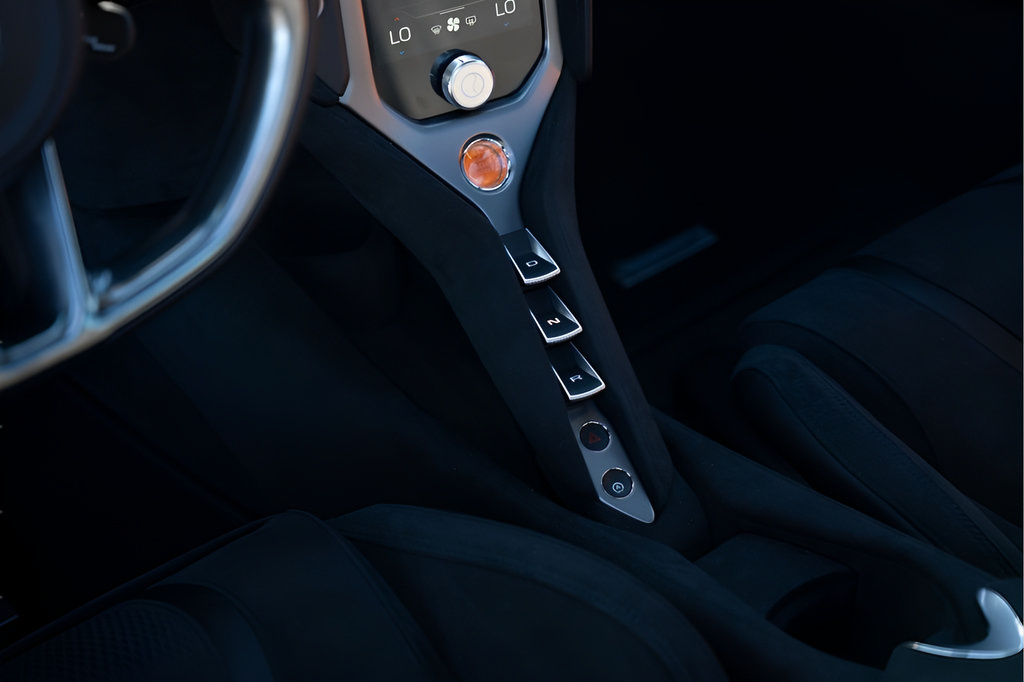 New 2026 McLaren 750S photo 43