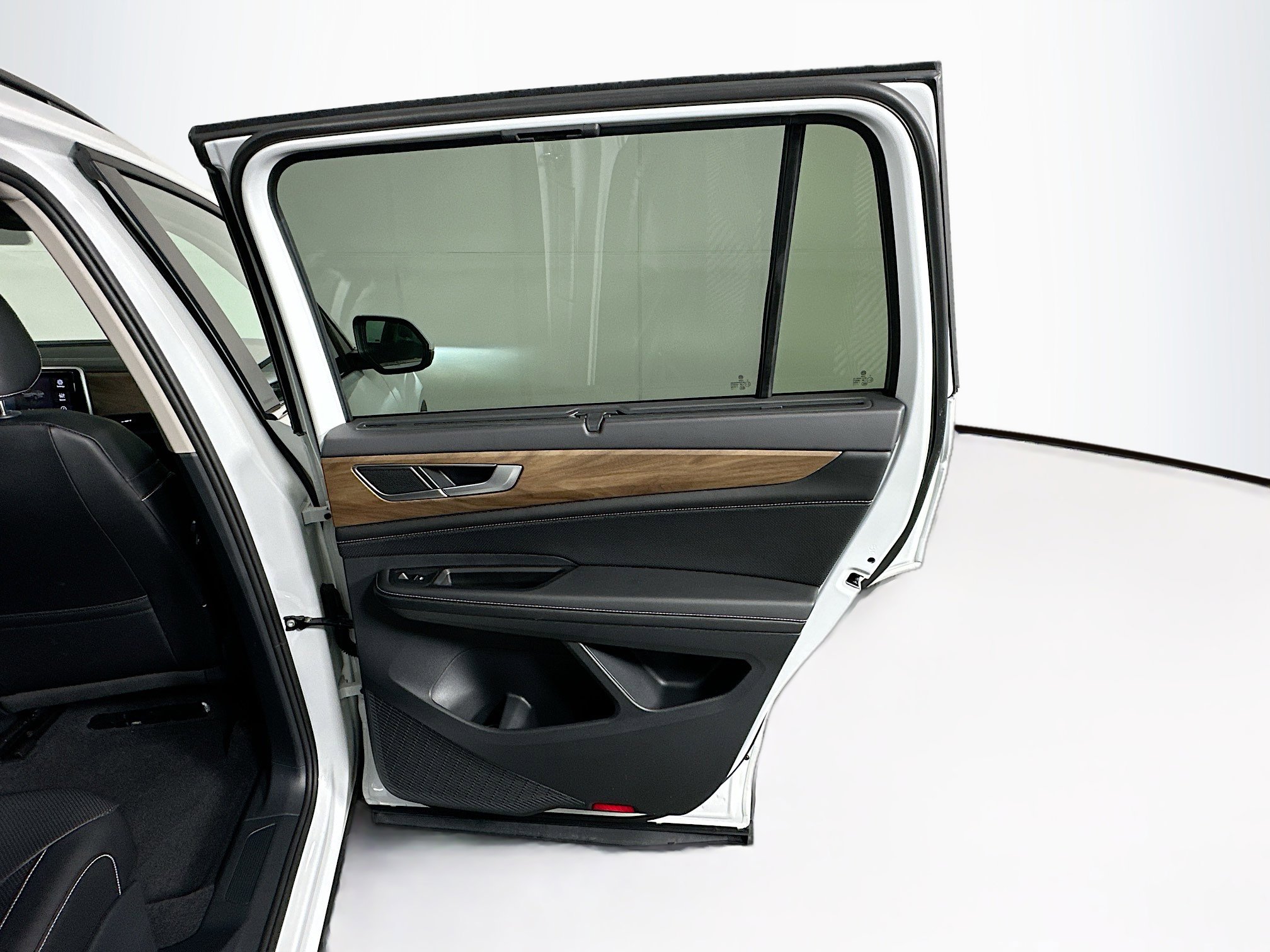 2025 Volkswagen Atlas SE