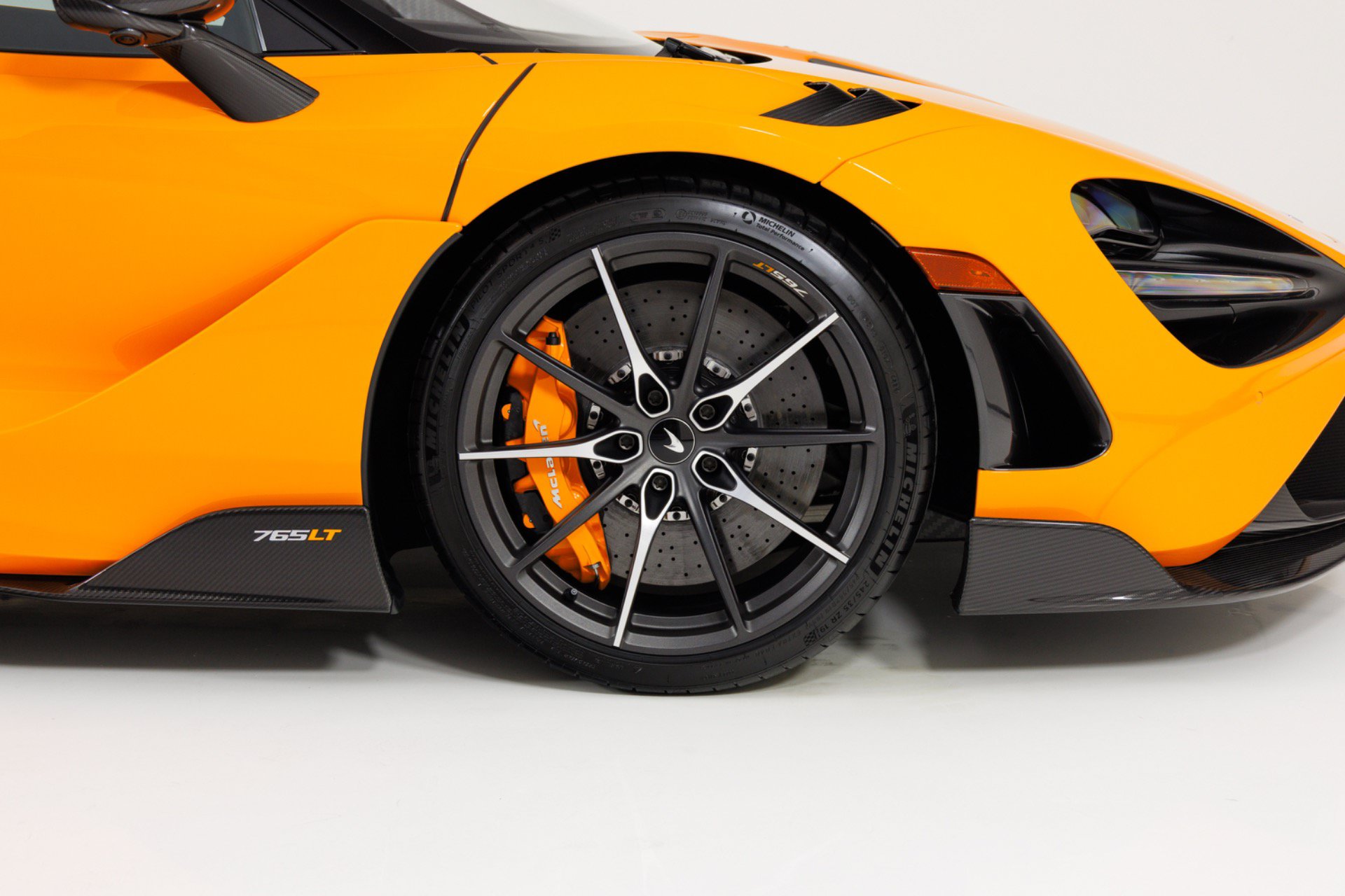 Used 2021 McLaren 765LT photo 15