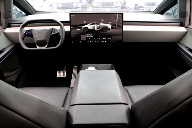 2024 Tesla Cybertruck AWD Crew Cab