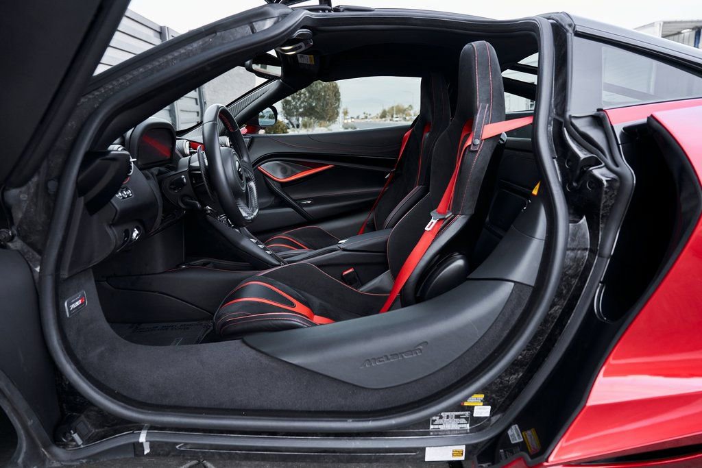 Used 2021 McLaren 720S Performance photo 38