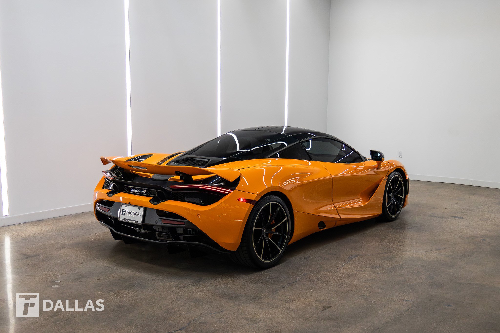 Used 2019 McLaren 720S Performance photo 12
