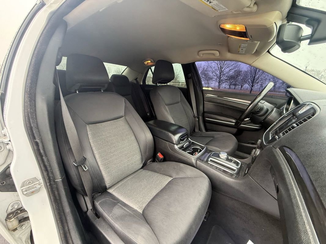 2019 Chrysler 300 Touring