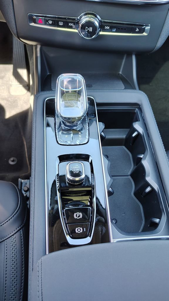 2026 Volvo Xc90 B6 Plus