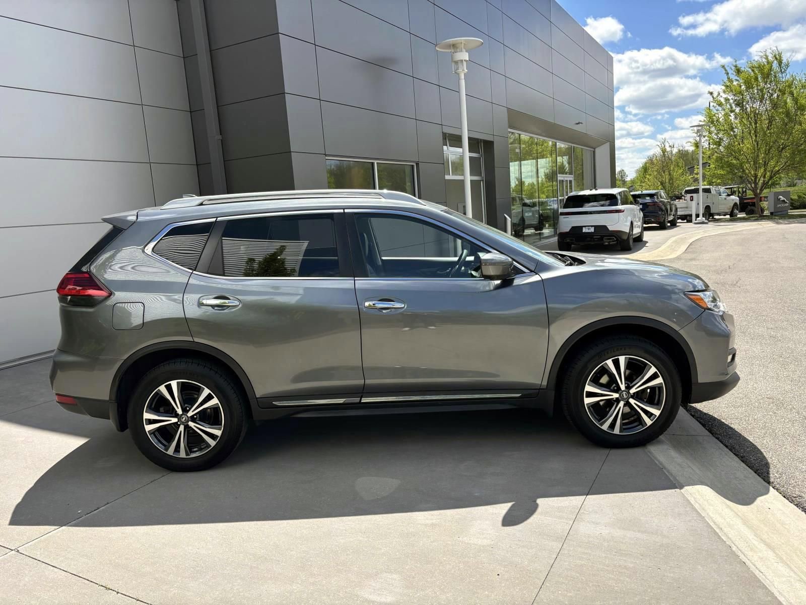 2017 Nissan Rogue SL