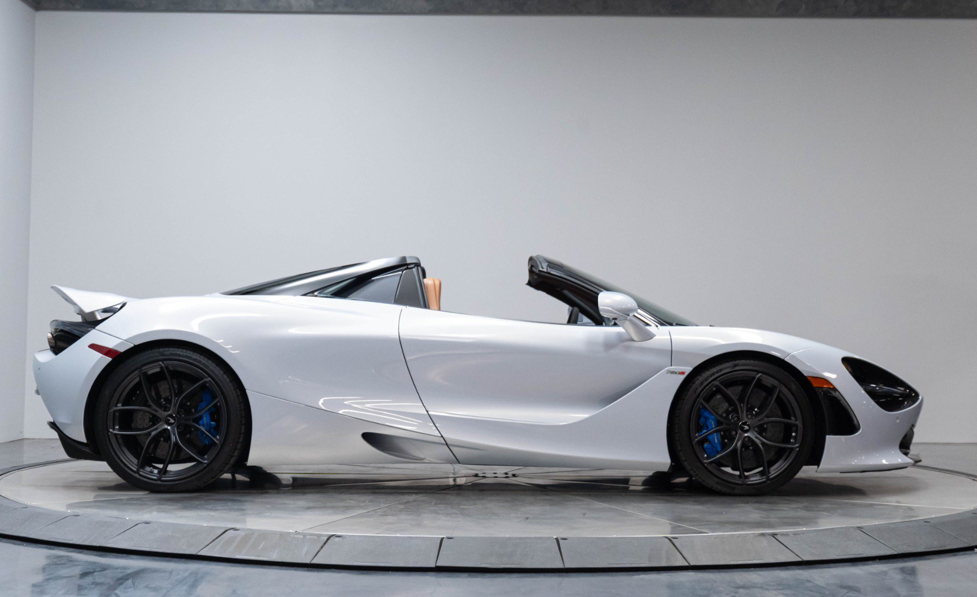 Used 2020 McLaren 720S Luxury photo 23