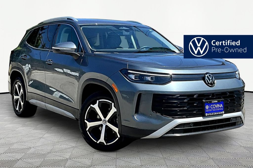 Used 2025 Volkswagen Tiguan SE