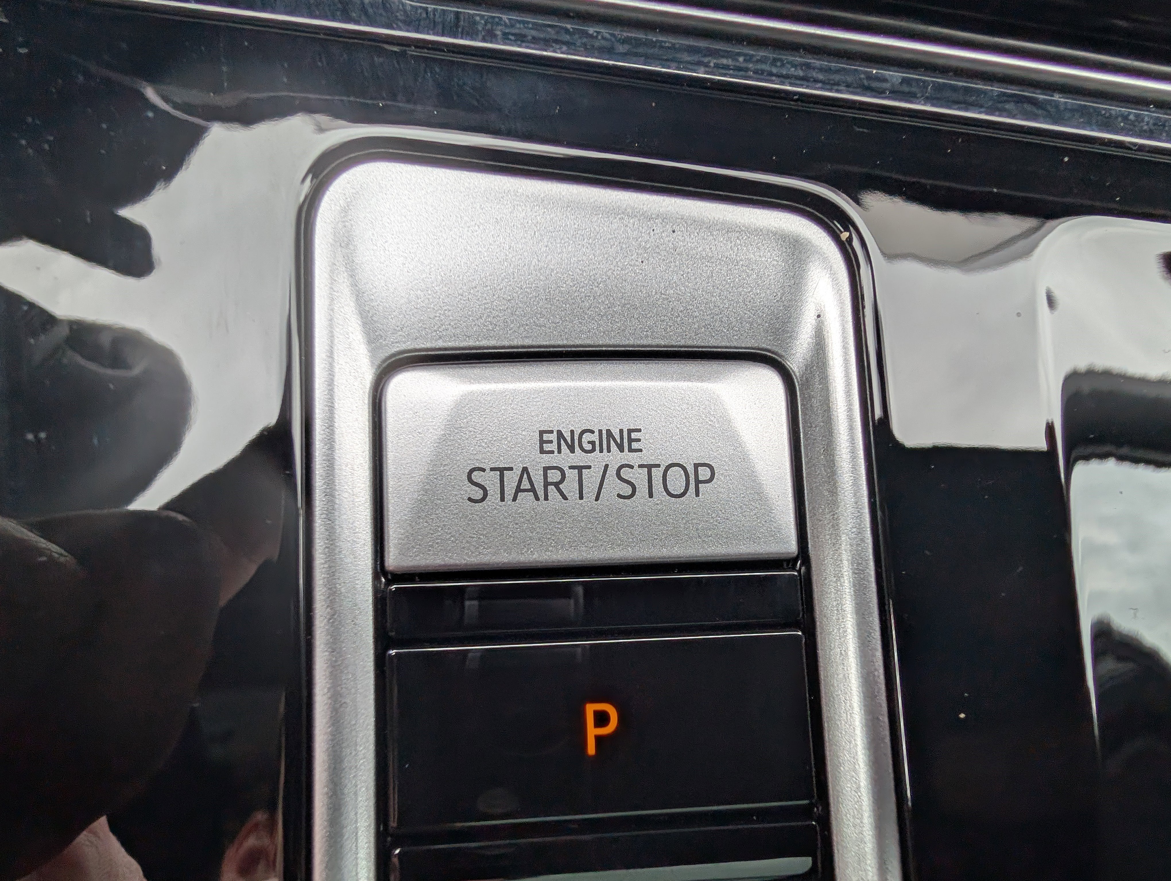 2025 Volkswagen Atlas Cross Sport SEL Premium R-Line