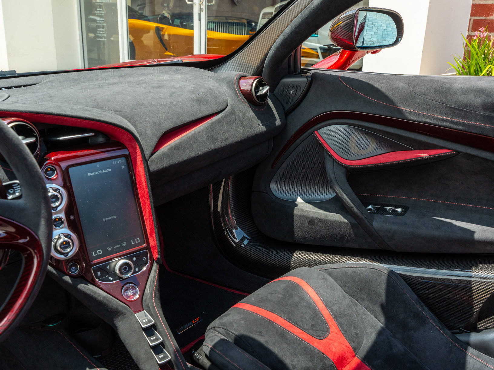 Used 2022 McLaren 765LT photo 17