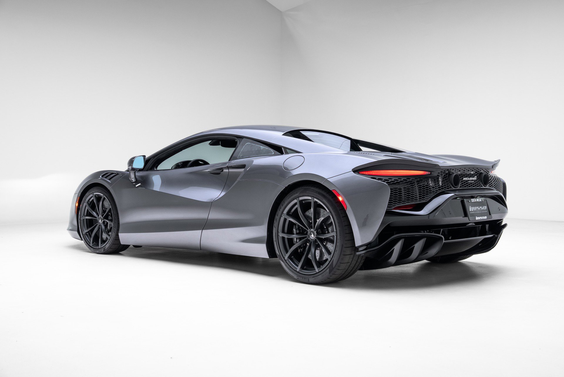 2023 McLaren Artura