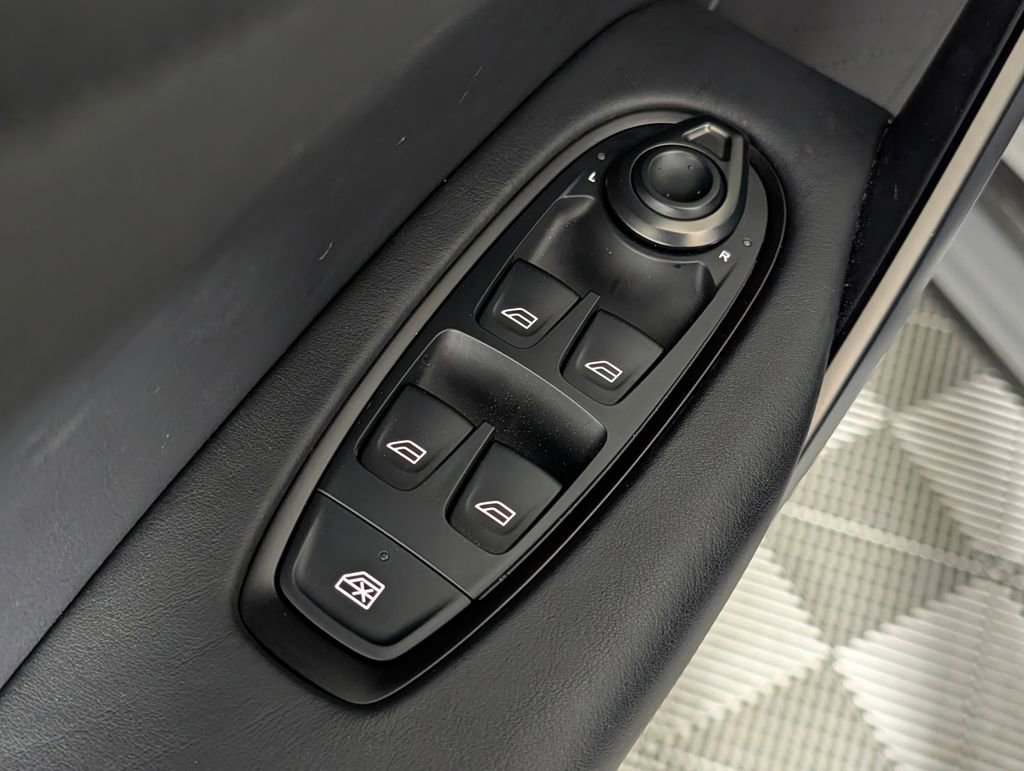 2023 Aston Martin DBX 707