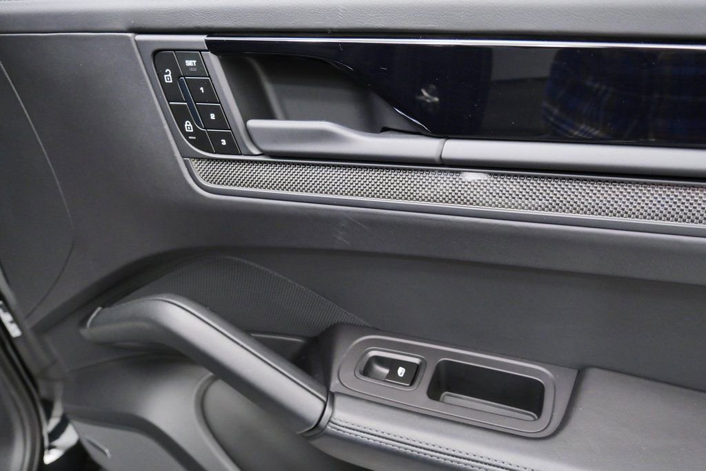 2025 Porsche Cayenne GTS