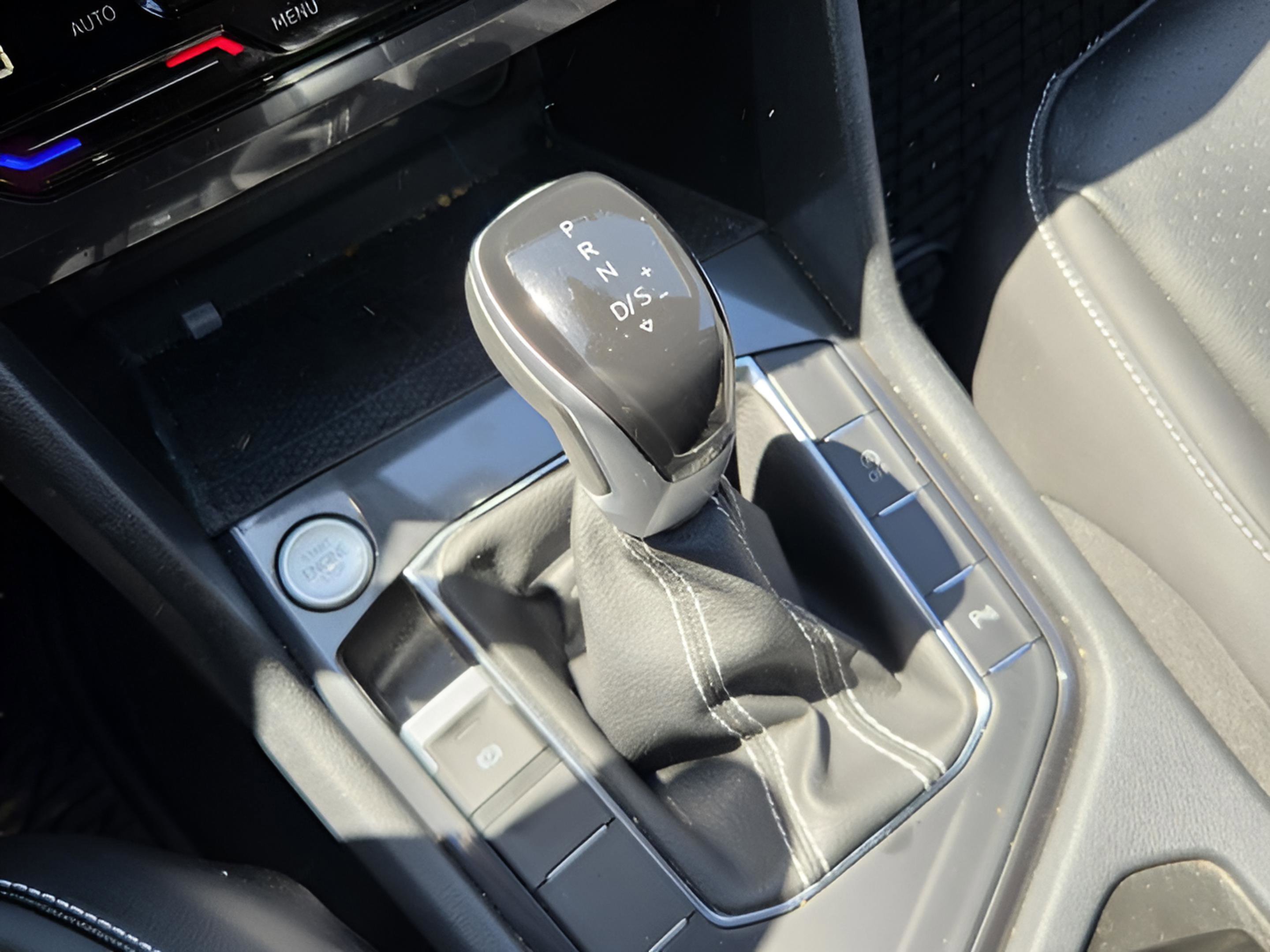 2022 Volkswagen Tiguan SE R-Line